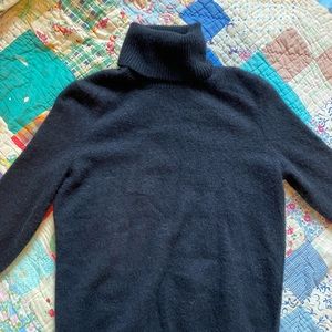 AQUA Cashmere Black Turtleneck Sweater